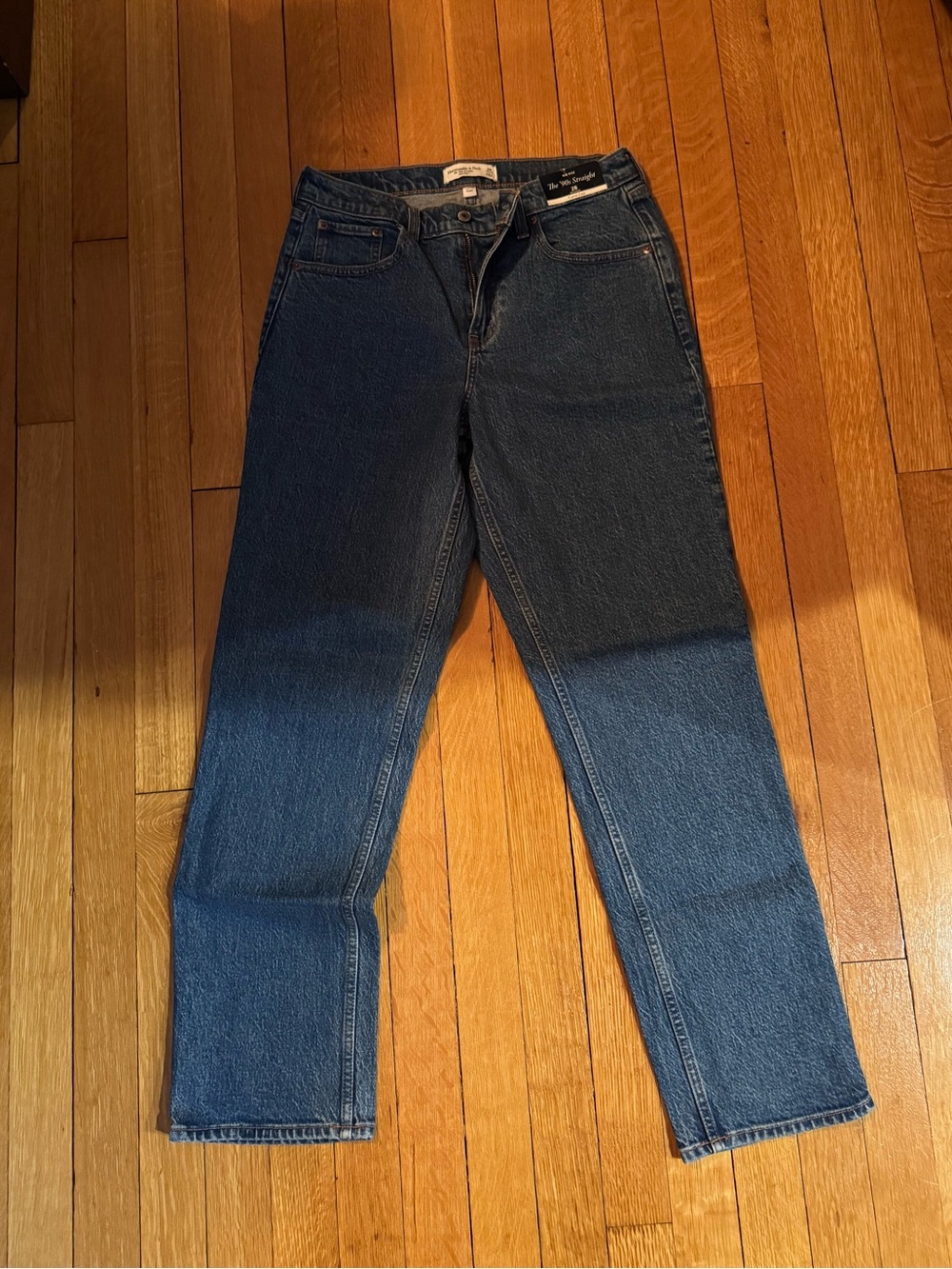 Abercrombie & Fitch Curve Love The 90s Straight Jean